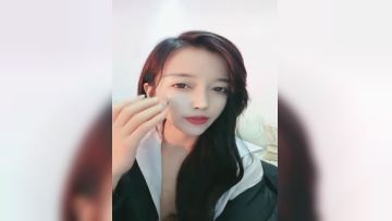 商务模特，空姐高端奢华-咖啡小洁-：跟我聊多了，你会爱上我你会想跟我谈恋爱的冲动。撒尿、自慰、近距离大秀！第04集