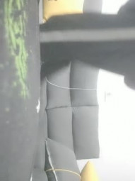 【胖哥采花】，大二学生妹兼职，寒冷冬夜约到家中，沙发抠穴舔胸，还是个一线天，啪啪干青春肉体胖哥爽了