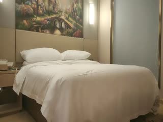 gc【小马寻花】几十万粉丝要求返场极品抽搐妹 大长腿高颜值高潮迭起撸管佳作