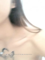 完美身材纹身美女『妮妮』边和粉丝约炮激烈无套啪啪猛操 边和情人打电话 淫荡叫床刺激情人打手枪