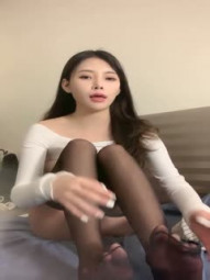 极荐！爆乳尤物！纯纯的气质女神【莫尼卡】全裸 情趣内衣秀饱满双峰 什么都不干往那一坐我都能硬！