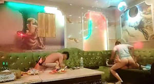 二哥探花 极品少妇 近距离特写口交 表情一览无余 后入啪啪