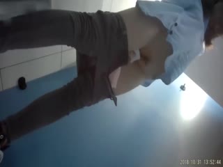 百度云流出泄密某体校运动系美女和两个社会青年野战3P晚上街头露出