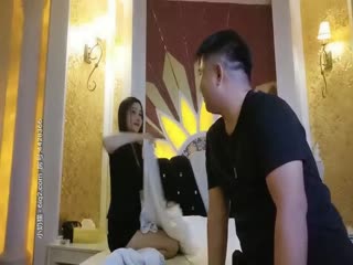 SPA桑拿洗浴会所严选胖表弟伟哥选秀身材苗条的广西老乡女技师看着AV享受非常不错的啪啪全套服务