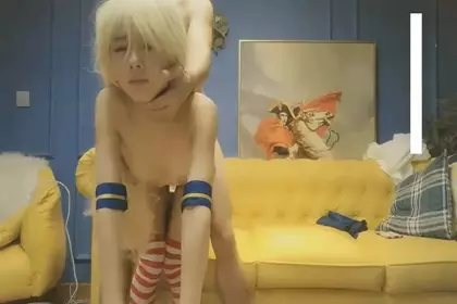 某收费网站流出-年轻漂亮大学美女假期美回家和闺蜜男友偷情啪啪~女上位拿着鸡巴就插~淫叫：好大~快插我~救我!