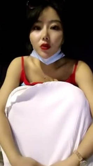 人气户外勾搭主播  街头做爱  极品美乳