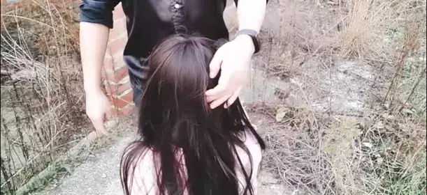 医学院护理系进修的小师妹激情爆燃和男友在校园小花园野战活春宫