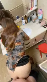 趁老婆不在家大姨子主动穿旗袍勾引我操她骚穴