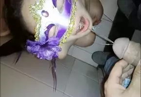 【女奴】包养的大学生嫩妹操完后道具点击三点齐下情...