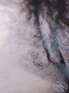 《最新流出✅超火新作》11月15日售价90RMB极品乳神本垒奈【捷运巧遇爆乳学生妹带回家中压制在浴缸里泡着舒爽的性爱鸳鸯浴】