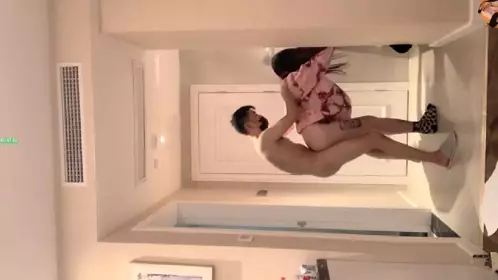 沙发震各种玩操高跟白袜美少女站炮后入猛烈撞击