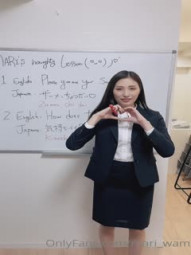 《顶级 福利》众狼求购OnlyFans完美身材女神级别mari户外露出自摸放尿M腿束缚SM啪啪调教-2