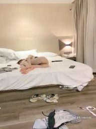 【真实灌醉玩弄】夺命大乌苏名不虚传，7瓶直接放倒学生妹，粉嫩鲍鱼菊花白皙胴体肆意玩弄