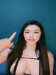 国产豪乳【卡戴珊】，火辣腰身，风情挑逗，包夜2000，坐骑炮友屌上，淫骚上位啪啪爽不停！