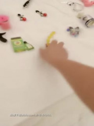 调教女奴，粗针管灌肠，屁眼里塞火腿肠，打火机电逼，最后没射出来只能把尿喂给女奴 (1)