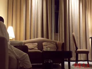 温柔婉约的兼职小少妇到《肌肉佬寻花》房里啪啪啪～像是打了个一夜限定的恋爱炮！