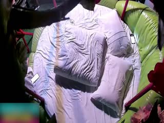 情趣酒店绿叶房偷拍 山东音无毛美艳少妇被暴力输出叫的撕心裂肺