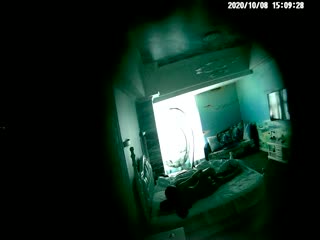 偷拍高质量情侣开房造爱实录，清纯的黑长发小美女，身材很棒，关上灯后 被小男友弄哇哇叫，可惜男友的持久力不大行啊