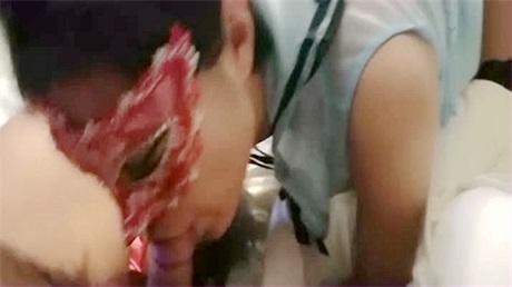 黑丝美乳邻家小姐姐 镜前深喉裹屌视觉冲击 扛腿冲刺...