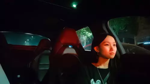 【#良家】泡良大神，漂亮小姐姐豪车上好开心，酒店开房激情啪啪，小骚货花样多啥都懂。