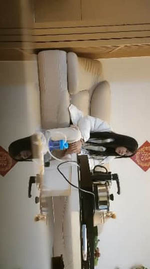 约操顶级颜值甜美女神  骚的很主动掏出jb吸吮  舔蛋深喉大鸡吧