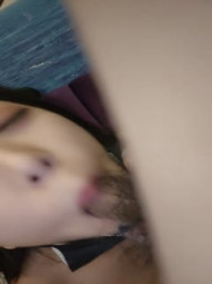 网友们关注了好几年的女神终于下海了，可把大家兴奋的，姬05-09 小骚货一张极致精美的网红脸，骑在上面 蜜臀对着你摇呀摇