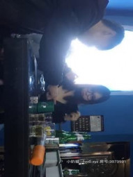 KTV内约啪骚女，露脸跟小哥玩游戏输了脱衣服漏出大奶子给小哥口交大鸡巴让小哥草嘴，脱光了让小哥抠逼刺激-1