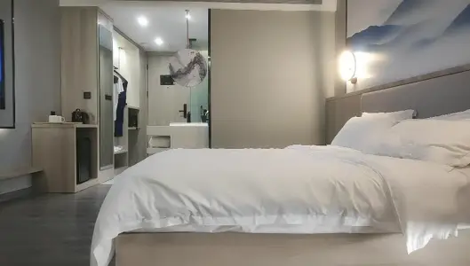 【小马寻花】3500网约极品外围女神清纯脸庞大长腿翘臀美乳