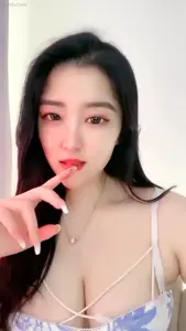 超美尤物这奶子真劲爆正点满屏都是白花花的嫩肉好想舔一舔2.