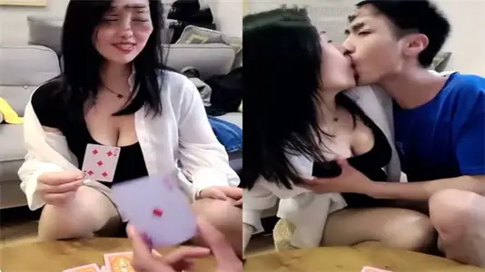 爆乳骚妇玩牌惨败 任由小哥肆意玩弄抽插...