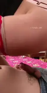 极品少妇 与炮友家中偷情，超级主动口交吞吊，主动骑乘摇曳，太骚了鸡巴插进骚逼没几下就忍不住射了