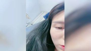 言妹妹超清秀的大美女粉粉嫩嫩小葡萄~穿着白色的情趣内衣，太美了~石榴裙下做鬼也风流！第05集