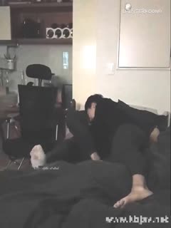 灿烂笑容甜美初中老师被抓发疯狂撞击后入 快要受不住的样子