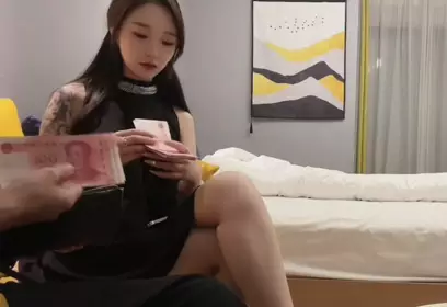 高端外围约炮极品嫩模粉嫩小逼才19岁毛都没有长齐貌似中途把套子都弄破了