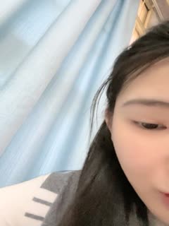 高颜值劲爆身材大二校花日常上课脱掉内裤玩穴