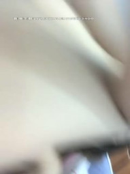 待调教的怡酱萝莉萌妹子带项圈自慰，性感网袜掰穴特写自摸翘起屁股扭动