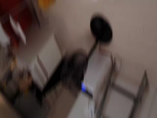 最牛视角站街女偷拍探花《素质嫖客》下午扫街150元弄了个坐在门口等客的气质少妇阿姨