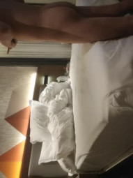 加钱哥约妹看着乖乖脱衣满身纹身，后入猛操表情可见，侧入撞击持续抽插，到钟了还没搞射出来