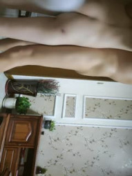 美女少妇新人老哥操良家少妇，再来一炮骑在身上摩擦，跪地深喉口交，扶在沙发上后入猛操