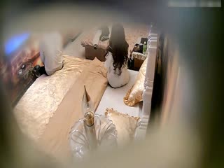 某大学女卫生间定点针孔偷拍一个接一个学妹方便拍脸又拍下面眼镜黑丝妹不错屁股又白又圆又大