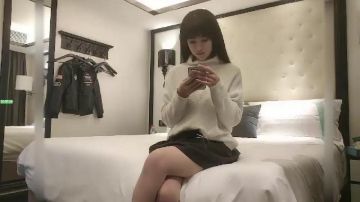 壹屌探花约了个颜值不错白衣短裙妹子啪啪，舌吻互摸特写深喉口交骑坐侧入勐操