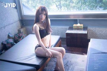 超S级美人『漫漫』最新限定尺度私拍 黑丝长腿 全裸披肩女神 喷血诱惑