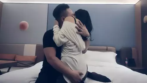 赵总寻花_约了个性感白衣妹子骑乘操