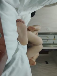 【约炮偷拍良家】，母子乱伦大戏，帅气小伙泡良，40岁人妻，饥渴风骚，淫水流了一屁股，舌吻激情爽翻高潮