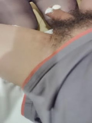 给奶子和逼逼来点安慕希舔着吃，让骚逼吃奶油大鸡巴，淫声荡语黑丝高跟，诱人的大奶子无毛骚逼各种体位爆草