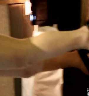 内裤哥酒店约炮贵阳夫妻3P第3部女主角被裤哥大鸡巴干...