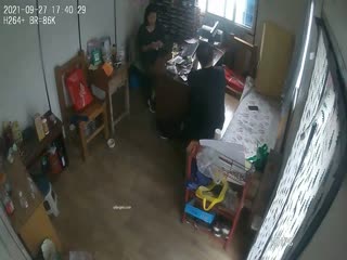 民居店铺办公室摄像头黑客入侵偸拍各种隐私生活揭秘夫妻激情造爱偸情口爆寂寞小少妇自摸多种多样非常真实3