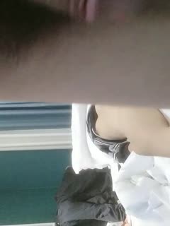 2021_12_1，【 光头探花营业 】，昨天约过的嫩妹，灌醉带回酒店，昏昏沉沉之际，光头佬又抠又插，借着酒劲干骚穴真刺激