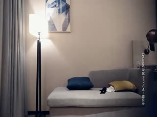 御姐系极品美腿皮短裙高端外围小姐姐，扎起马尾极度诱惑，扒掉裙子坐身材捏屁股，黑丝高跟鞋骑乘猛操