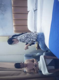 阿呆丶寻花眼镜老哥约牛仔裤甜美少妇，翘起大屁股舔弄口交，坐上来整根插入，进出打桩抽插猛操